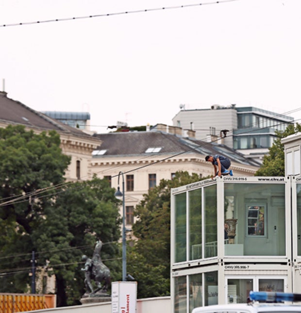 Syrer steigt freiwillig von Parlament
