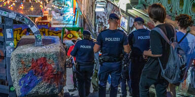 Lockdown-Umfrage: 61 Prozent f&uuml;r h&auml;rtere Corona-Ma&szlig;nahmen