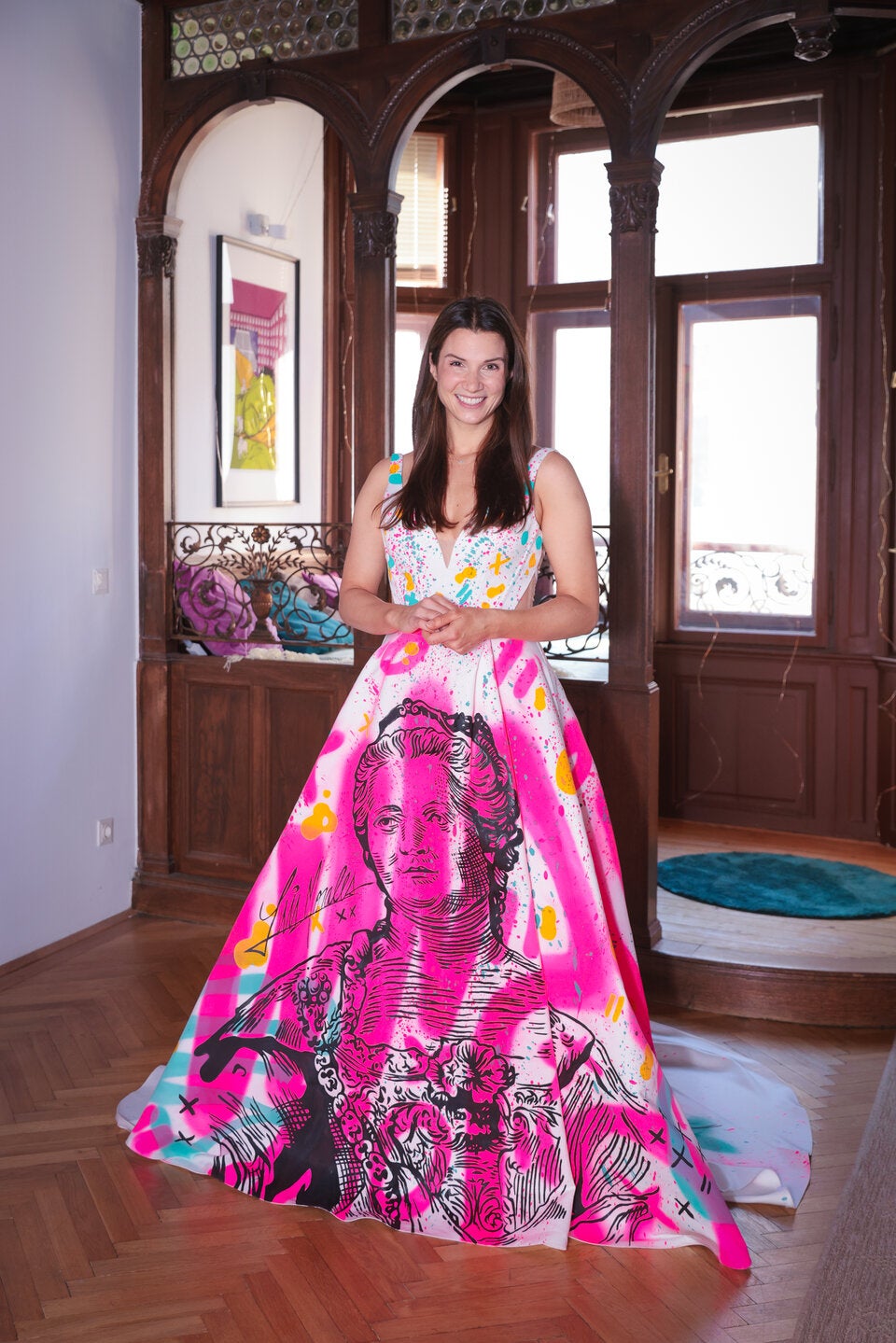 Kristina Worseg im Opernball-Kleid von Luis Morales