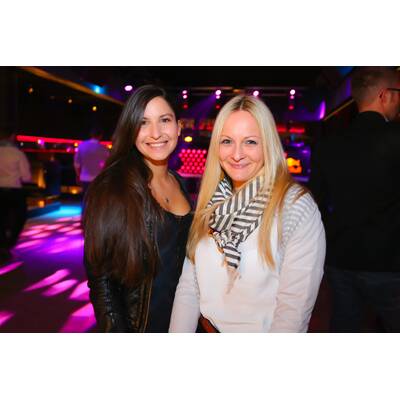 Miriam Geiregger mit HTC marketing-Leiter und der MADONNA-Siegerin 