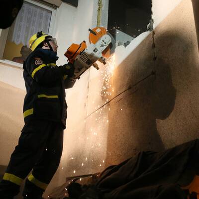 Dramatische Rettungsaktion: 400 Kilo-Mann geborgen