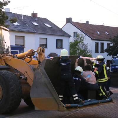 Dramatische Rettungsaktion: 400 Kilo-Mann geborgen