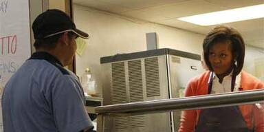 Michelle gab in Armenküche Essen aus