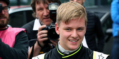 Mick Schumacher erleidet Handbruch