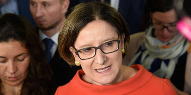 Mikl-Leitner will Residenzpflicht verhandeln