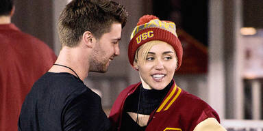 Miley Cyrus: Bringt sie Arnie-Sohn Patrick Schwarzenegger um sein Geld?