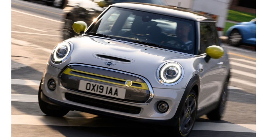 Cooper SE: Elektro-Mini ist ziemlich günstig