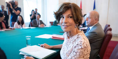 Minister sollen sich "in Bescheidenheit &uuml;ben"