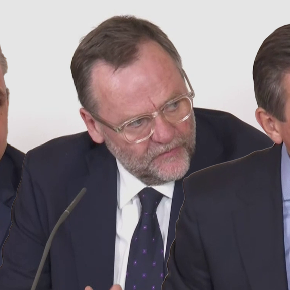 Autopickerl, Badeteich, Almhütten: 113 Regelungen sollen Bürokratie entrümpeln