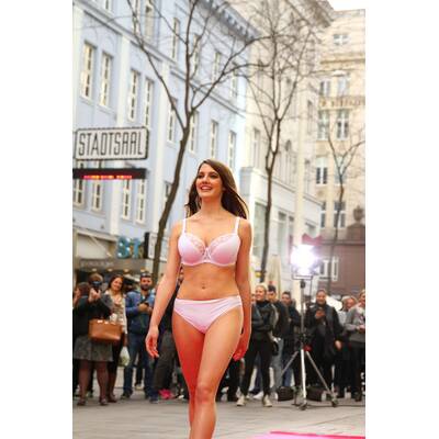 Miracle Women Fashionshow