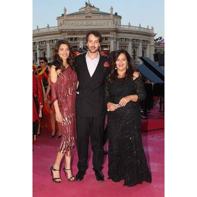 Die schönsten Roben des Life Balls 2012