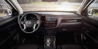 Outlander PHEV knackt 100.000er-Marke