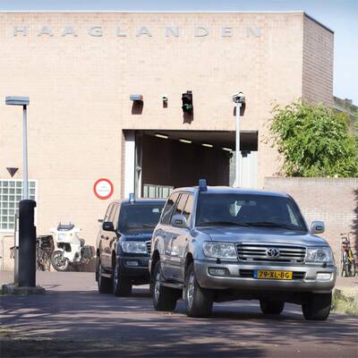 Hier erscheint Mladic vor Gericht