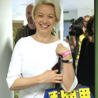 NEOS-Spitzenkandidaten Angelika Mlinar bei der Stimmabgabe in Wien.