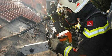 Brand: Nachbarn retten Hausbesitzer das Leben