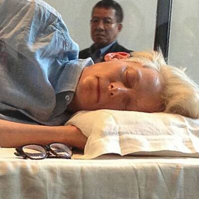 Tilda Swinton schlief im MoMA-Glaskasten 