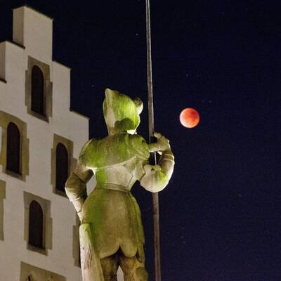 So schön schien der Blutmond