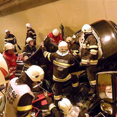 Unfall auf der A2 - Herzogbergtunnel 