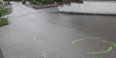 Mopedfahrerin 30 Meter weit von Auto mitgeschleift