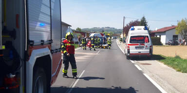 Sch&uuml;lerin (15) crasht mit Moped in Auto &ndash; Heli-Einsatz