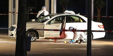 Taxilenkerin ermordet - Tatwaffe gefunden