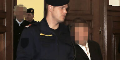 Oma-Mord: Opa leugnet, Enkel geständig