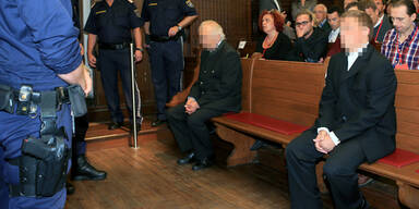 Oma-Mord: Opa leugnet, Enkel geständig