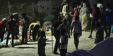 "Mit Messern unterwegs":  Gewalt in Fl&uuml;chtlingslager eskaliert