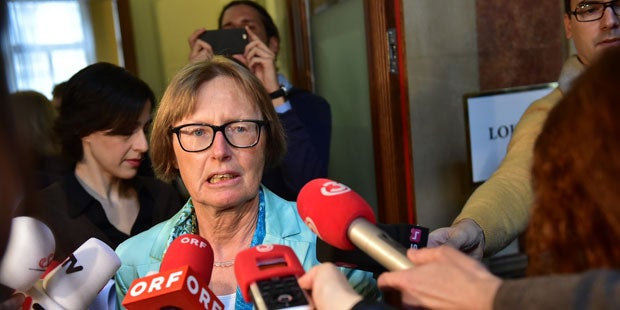 Hypo-Ausschuss startet mit Eklat