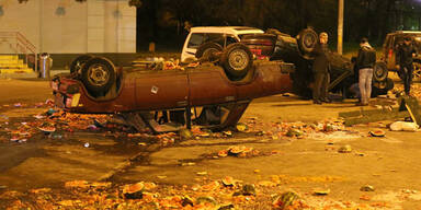 Mob will Mord rächen - hunderte Festnahmen