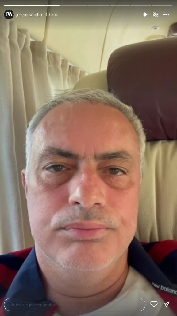 Mourinho jubelt im Minivan vor dem Stadion