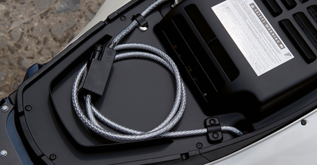 Der neue Piaggio Hybrid-Roller