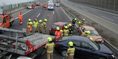 Massencrash auf der A22: 6 Verletzte 