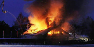 Feuer-Inferno bei Sportfirma am Mondsee