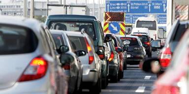 Mega-Stau auf der Wiener Tangente