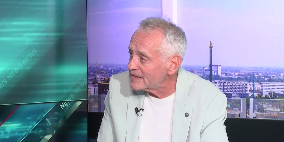 Paukenschlag: Thomas Stipsits wird zu René Benko!