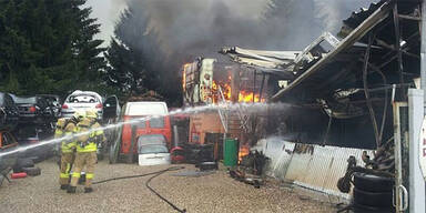 Großbrand in Entsorgungsbetrieb 