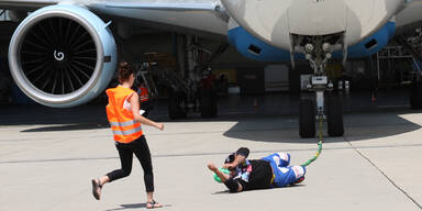 Salzburger zieht Boeing 777 und kollabiert