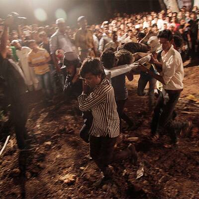 Siebenstöckiger Rohbau bricht zusammen