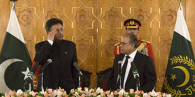 musharraf_vereidigung_reute