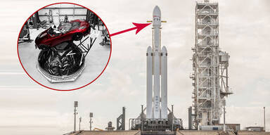 Elon Musk schießt Tesla Roadster ins All