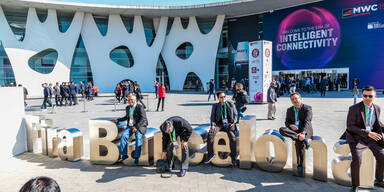 Größte Handy-Messe findet mit Besuchern statt