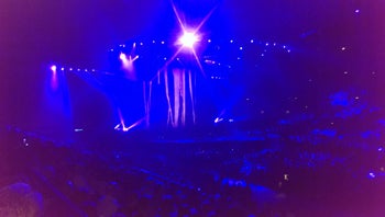 Helene Fischer vor der Stadthalle