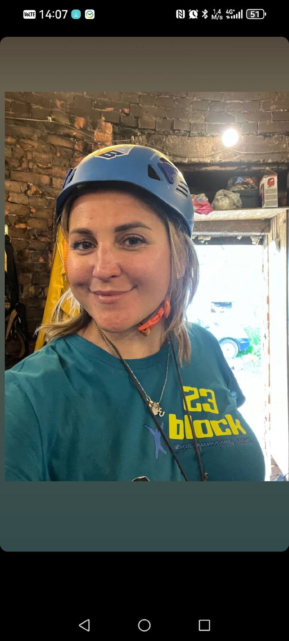 Mitglieder des Bungee-Clubs 23Blocks gedenken ihrer verstorbenen Kollegin. 