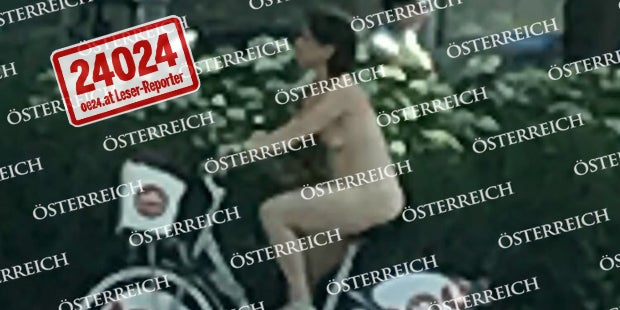Nackte Radlerin