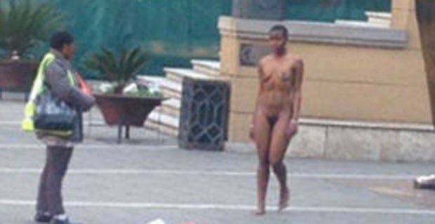 Nackte vor Mandela-Statue: Tumulte