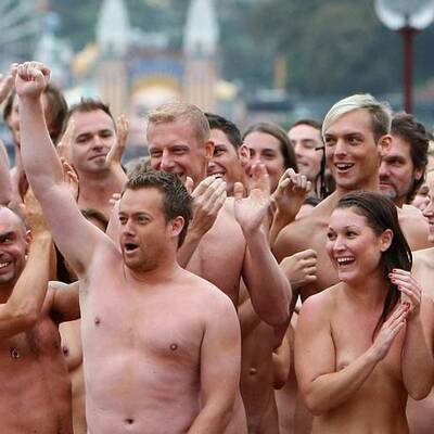 Nackte vor der Oper von Sydney