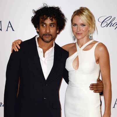 Naomi Watts strahlt bei 