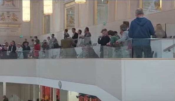 Warum Maurer nur mit Security ins Parlament durfte