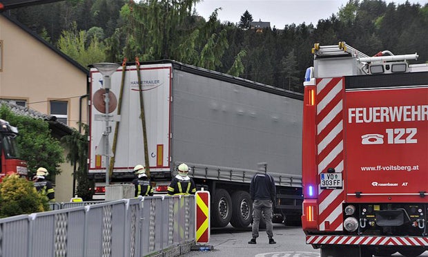 Navi bringt Sattelschlepper in viel zu enges Wohngebiet